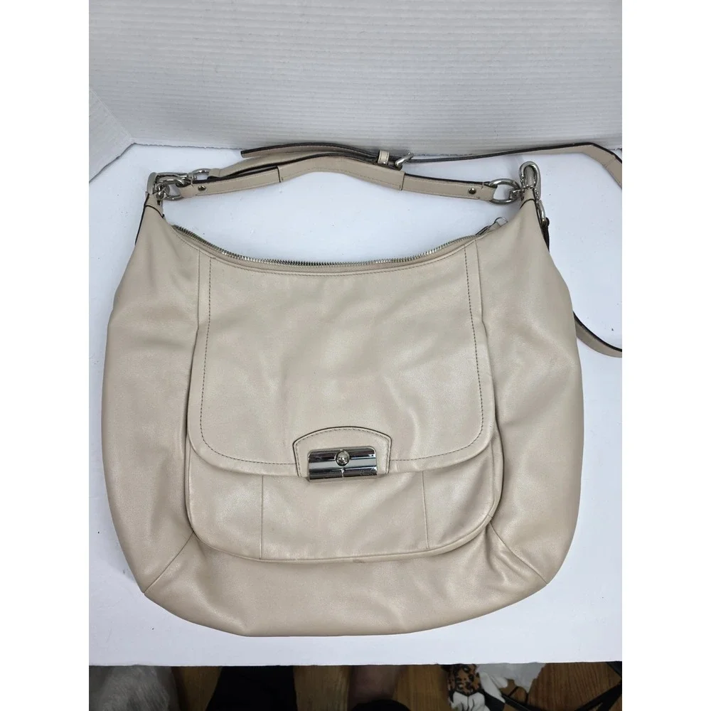 Coach Kristin Large Hobo Shoulder Bag In Champagne A1376-F22309
